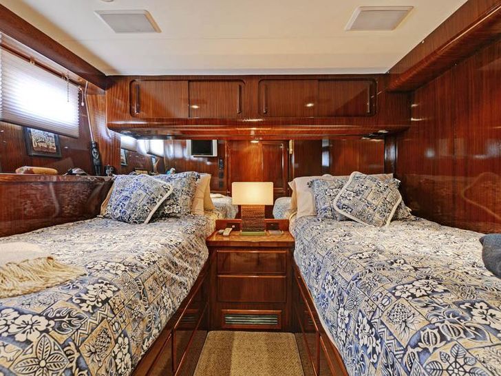 NORTHERN LIGHT Hatteras 74 - twin cabin NORTHERN LIGHT Hatteras 74 - twin cabin