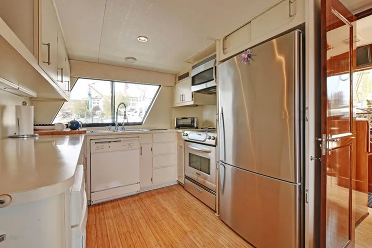 Charter Yacht NORTHERN LIGHT - Hatteras 74 - 3 Cabins - Seattle - San Juan Islands - Washington DC - Pacific Northwest USA