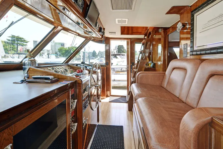 Charter Yacht NORTHERN LIGHT - Hatteras 74 - 3 Cabins - Seattle - San Juan Islands - Washington DC - Pacific Northwest USA