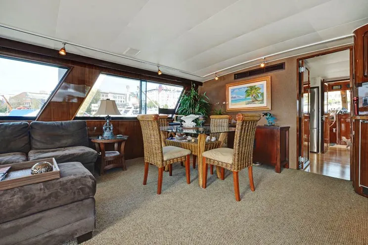 Charter Yacht NORTHERN LIGHT - Hatteras 74 - 3 Cabins - Seattle - San Juan Islands - Washington DC - Pacific Northwest USA