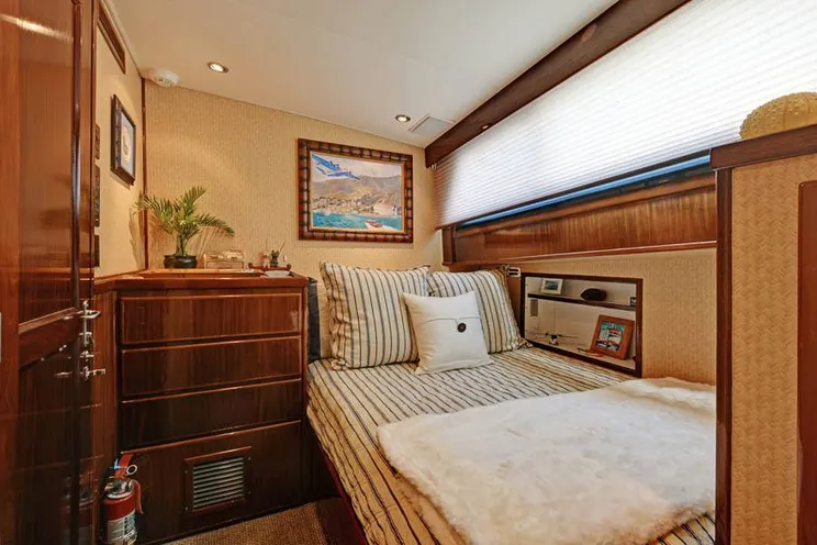 Charter Yacht NORTHERN LIGHT - Hatteras 74 - 3 Cabins - Seattle - San Juan Islands - Washington DC - Pacific Northwest USA