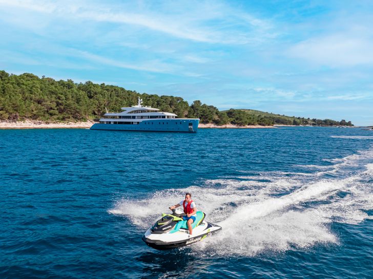 OHANA Custom 49m - jet ski OHANA Custom 49m - jet ski