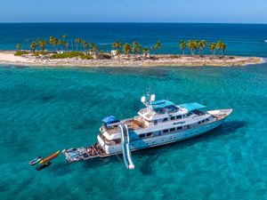 SWEET ESCAPE - Christensen 130 - 6 Cabins - Nassau - Staniel Cay - Exumas - Bahamas