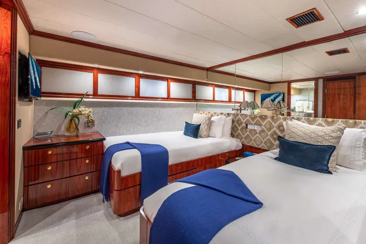 Charter Yacht SWEET ESCAPE - Christensen 130 - 6 Cabins - Nassau - Staniel Cay - Exumas - Bahamas