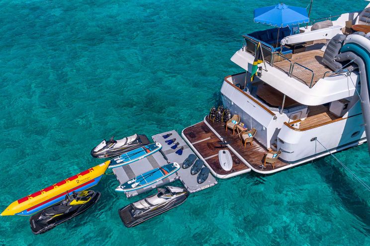 Charter Yacht SWEET ESCAPE - Christensen 130 - 6 Cabins - Nassau - Staniel Cay - Exumas - Bahamas