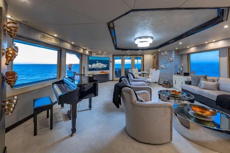 Charter Yacht SWEET ESCAPE - Christensen 130 - 6 Cabins - Nassau - Staniel Cay - Exumas - Bahamas