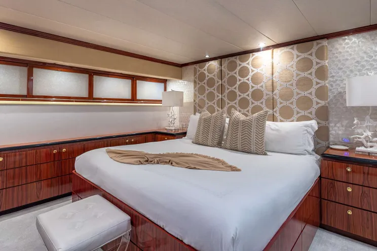 Charter Yacht SWEET ESCAPE - Christensen 130 - 6 Cabins - Nassau - Staniel Cay - Exumas - Bahamas