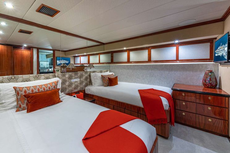 Charter Yacht SWEET ESCAPE - Christensen 130 - 6 Cabins - Nassau - Staniel Cay - Exumas - Bahamas