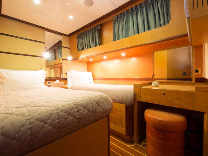 TWIN CABIN TWIN CABIN