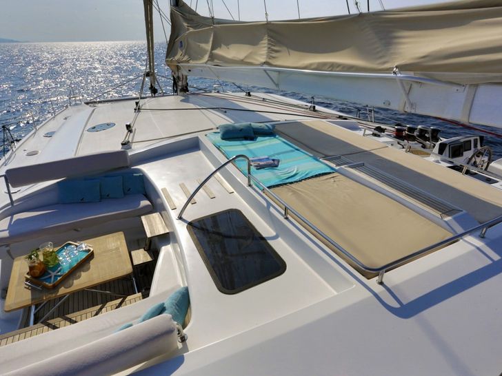 WORLDS END - sun deck WORLDS END - sun deck