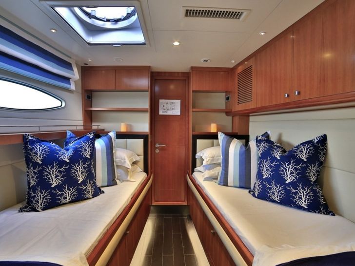 WORLDS END - twin bed guest cabin WORLDS END - twin bed guest cabin