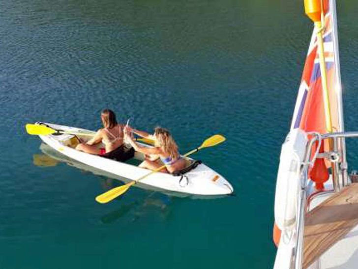 Fun in the glass bottom Kayak