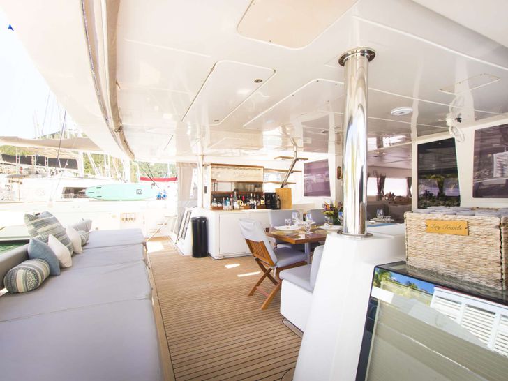 FOXY LADY Lagoon 620 - aft deck FOXY LADY Lagoon 620 - aft deck