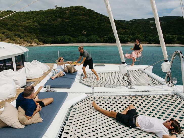 SAIL AWAY Lagoon 620 - foredeck SAIL AWAY Lagoon 620 - foredeck