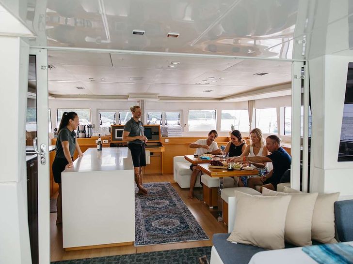 SAIL AWAY Lagoon 620 - saloon SAIL AWAY Lagoon 620 - saloon