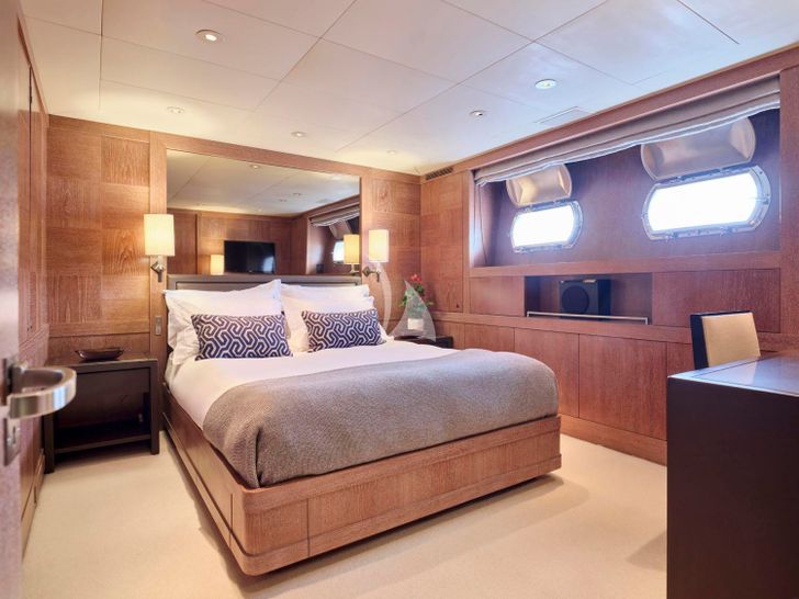 ELEMENT - double cabin ELEMENT - double cabin