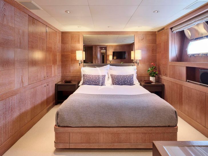 ELEMENT - double cabin ELEMENT - double cabin