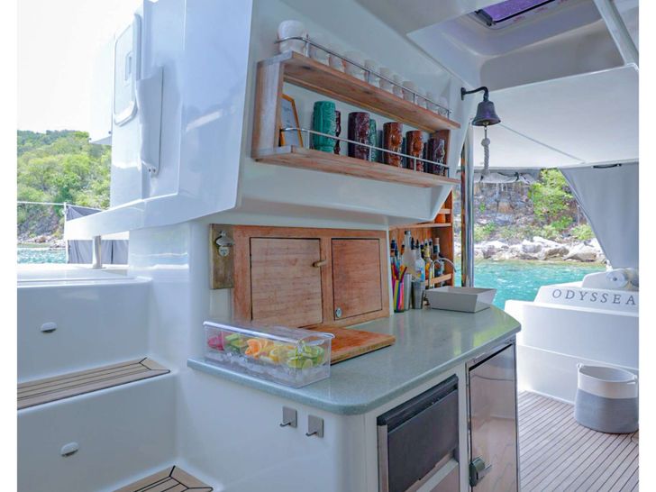 ODYSSEA Fountaine Pajot Sanya 57 - aft deck kitchenette ODYSSEA Fountaine Pajot Sanya 57 - aft deck kitchenette