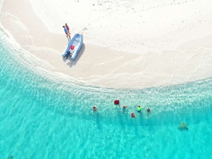 ODYSSEA Fountaine Pajot Sanya 57 - Tender ODYSSEA Fountaine Pajot Sanya 57 - Tender