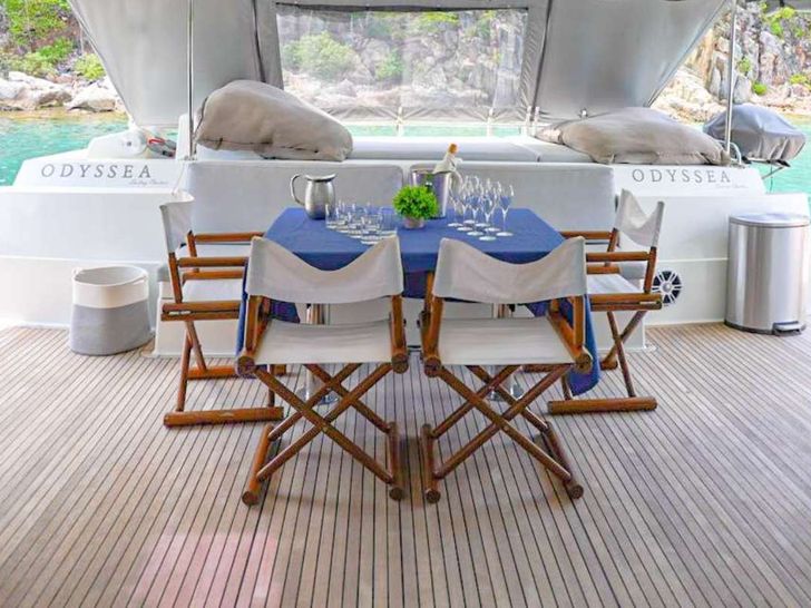 ODYSSEA Fountaine Pajot Sanya 57 - Aft Dining ODYSSEA Fountaine Pajot Sanya 57 - Aft Dining