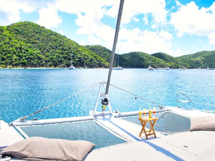 ODYSSEA Fountaine Pajot Sanya 57 - foredeck ODYSSEA Fountaine Pajot Sanya 57 - foredeck