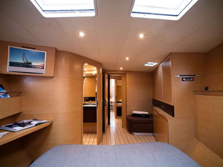 WIZARD - Yacht 2000 24 m,main cabin bed view