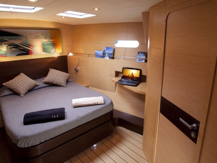 WIZARD - Yacht 2000 24 m,main cabin WIZARD - Yacht 2000 24 m,main cabin