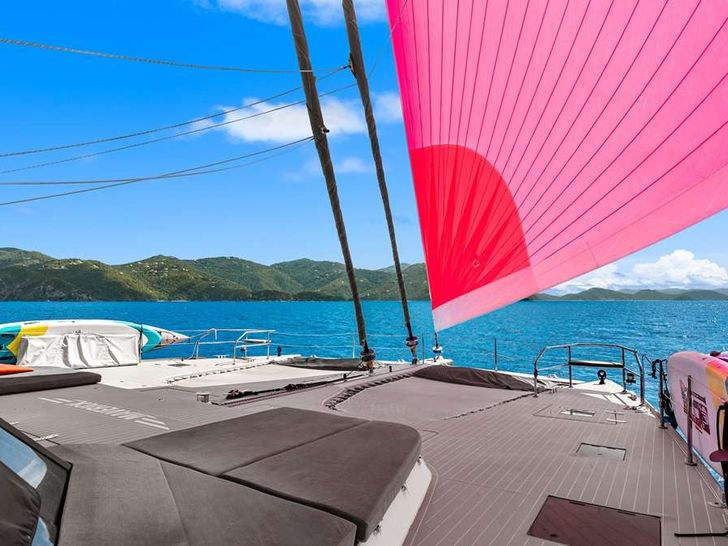 MAVERICK Sunreef 70 - foredeck lounge and bronzing area MAVERICK Sunreef 70 - foredeck lounge and bronzing area