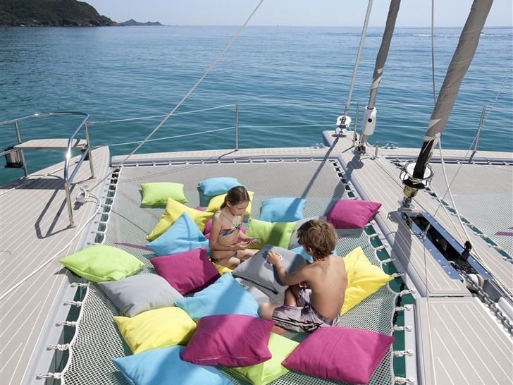 MAVERICK Sunreef 70 - net trampoline with pillows MAVERICK Sunreef 70 - net trampoline with pillows