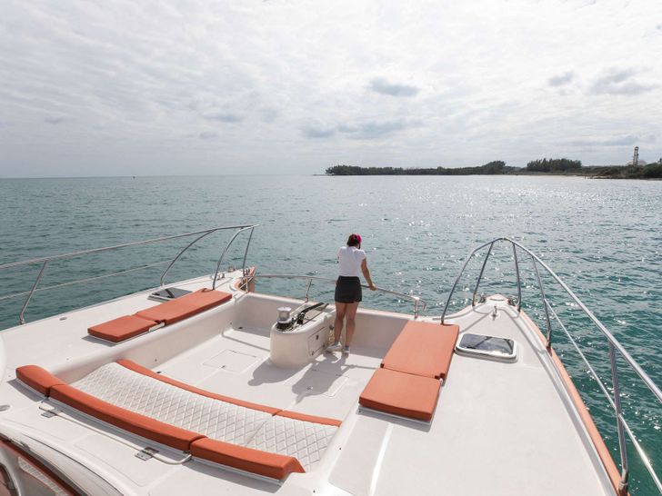 LEGEND AND SOUL - foredeck LEGEND AND SOUL - foredeck