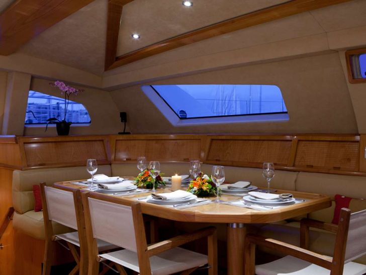 ORION Catana 90 indoor dining ORION Catana 90 indoor dining
