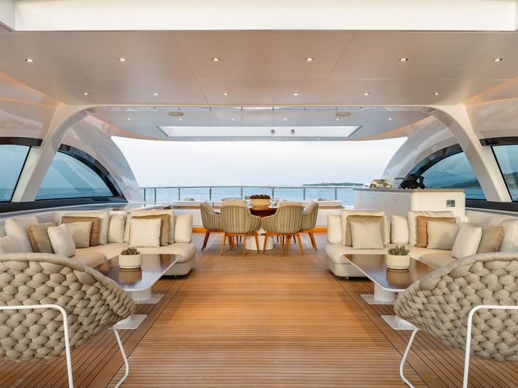 NOCTURNE Benetti B.Now 50m - sundeck lounge and dining area NOCTURNE Benetti B.Now 50m - sundeck lounge and dining area