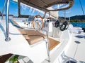 HIGHJINKS Fountaine Pajot Sanya 57 - flybridge helm HIGHJINKS Fountaine Pajot Sanya 57 - flybridge helm