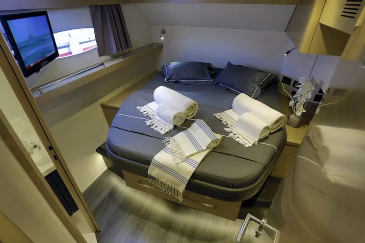 Charter Yacht HIGHJINKS - Fountaine Pajot Sanya 57 - 4 Cabins - Athens - Mykonos - Paros - Santorini - Greece