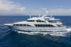 AURA - Benetti 36 m - 5 Cabins - Antibes - Corsica - Riviera - Sardinia