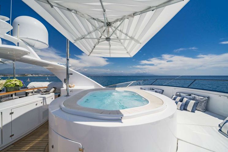 Charter Yacht AURA - Benetti 36 m - 5 Cabins - Antibes - Corsica - Riviera - Sardinia