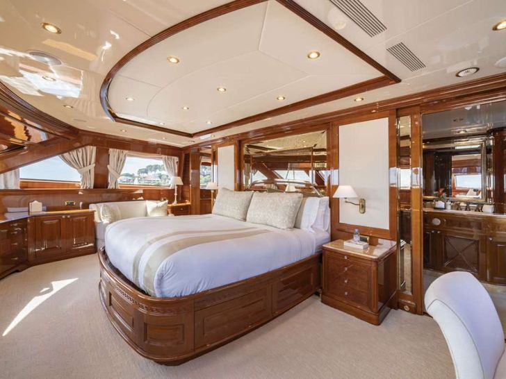 AURA - Benetti 36 m,master cabin AURA - Benetti 36 m,master cabin