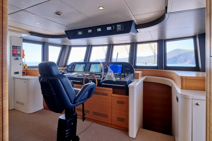 Charter Yacht 3D - Cantierre Delle Marche Darwin 96 - 4 Cabins - Athens - Mykonos - Paros - Cyclades - Greece