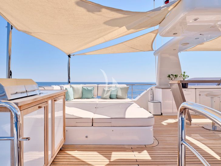 3D Cantierri Delle Marche Darwin 96 - flybridge sun beds 3D Cantierri Delle Marche Darwin 96 - flybridge sun beds