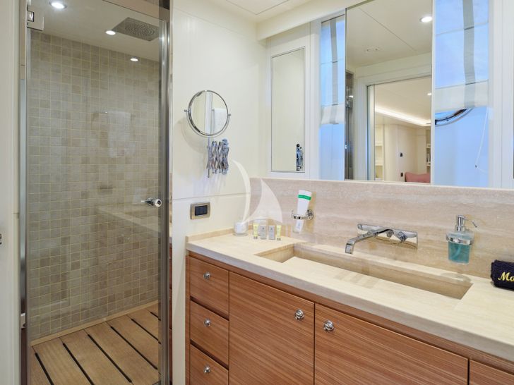 3D Cantierri Delle Marche Darwin 96 - master cabin bathroom 3D Cantierri Delle Marche Darwin 96 - master cabin bathroom