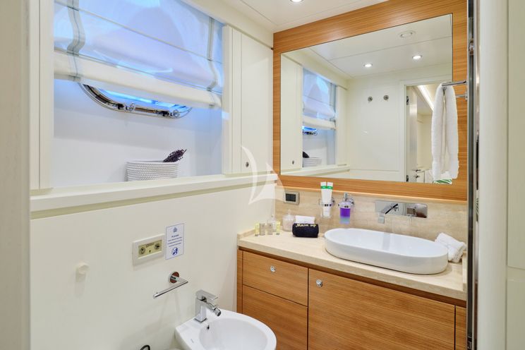 Charter Yacht 3D - Cantierre Delle Marche Darwin 96 - 4 Cabins - Athens - Mykonos - Paros - Cyclades - Greece