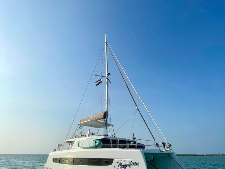 MAGNIFICENT Bali 4.8 - anchored profile MAGNIFICENT Bali 4.8 - anchored profile