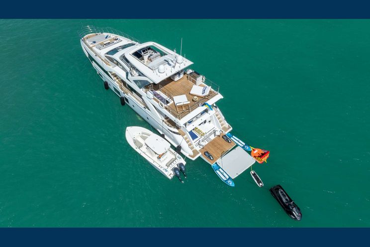 Charter Yacht 4 PLAY - Azimut 88 Flybridge - 5 Cabins - Nassau - Exumas - Bahamas