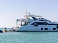 4 PLAY Azimut 88 Flybridge - anchored 4 PLAY Azimut 88 Flybridge - anchored