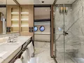 4 PLAY Azimut 88 Flybridge master cabin bathroom