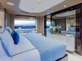 4 PLAY Azimut 88 Flybridge master cabin