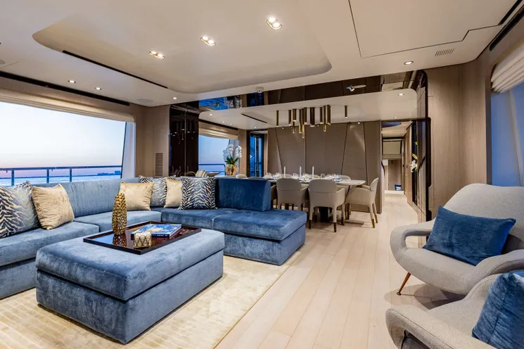 Charter Yacht 4 PLAY - Azimut 88 Flybridge - 5 Cabins - Nassau - Exumas - Bahamas