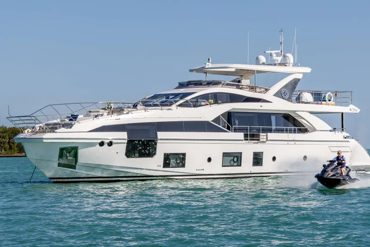 Charter Yacht 4 PLAY - Azimut 88 Flybridge - 5 Cabins - Nassau - Exumas - Bahamas