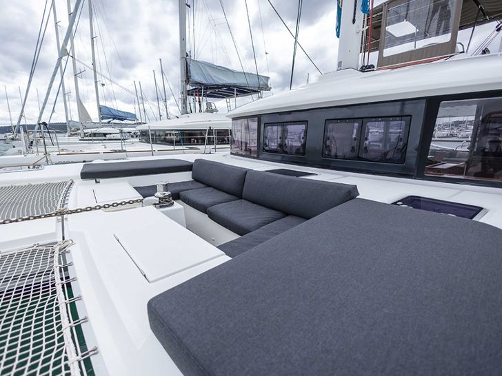 EAGLE OF NORWAY - fore deck seating area EAGLE OF NORWAY - fore deck seating area