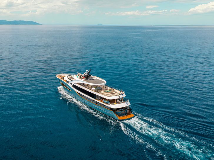 BELLA Custom 48m - cruising BELLA Custom 48m - cruising